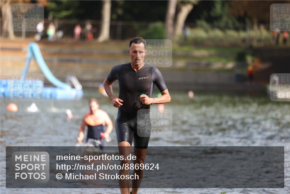 14.09.2025 - Stadtparktriathlon Michael Strokosch http://msf.ph/oto/8869624 14.09.2025 10:54:43 Schwimmen 895, 900, 916 meine-sportfotos.de