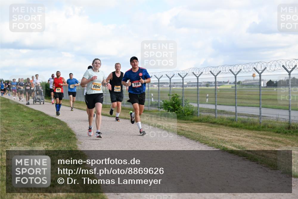 14.09.2025 - Airport Race Dr. Thomas Lammeyer http://msf.ph/oto/8869626 14.09.2025 12:14:03 Laufen 789, 1196, 2042, 1880, 468 meine-sportfotos.de
