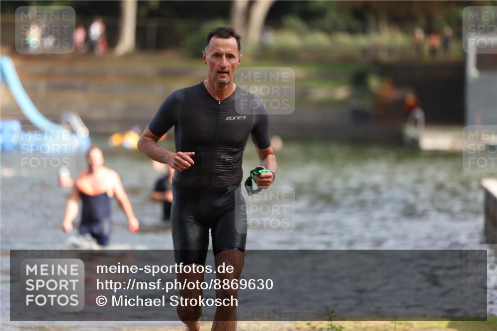 14.09.2025 - Stadtparktriathlon Michael Strokosch http://msf.ph/oto/8869630 14.09.2025 10:54:44 Schwimmen 895, 900, 916 meine-sportfotos.de