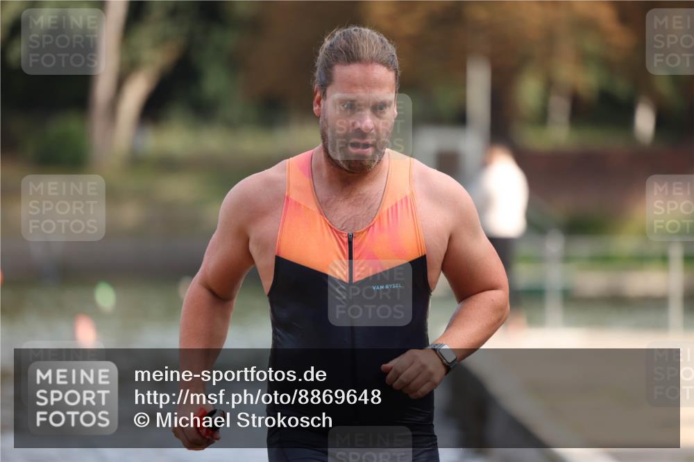 14.09.2025 - Stadtparktriathlon Michael Strokosch http://msf.ph/oto/8869648 14.09.2025 10:54:56 Schwimmen 892, 916 meine-sportfotos.de
