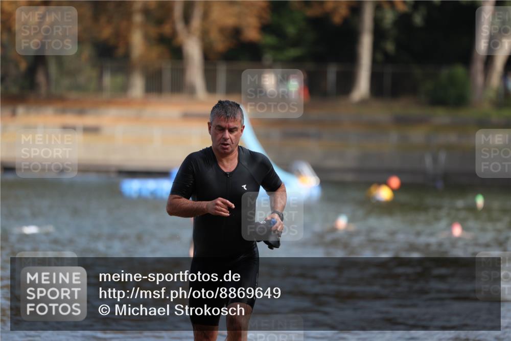 14.09.2025 - Stadtparktriathlon Michael Strokosch http://msf.ph/oto/8869649 14.09.2025 10:54:58 Schwimmen 892, 916 meine-sportfotos.de