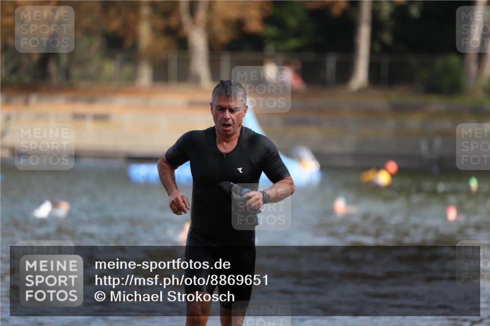 14.09.2025 - Stadtparktriathlon Michael Strokosch http://msf.ph/oto/8869651 14.09.2025 10:54:58 Schwimmen 892, 916 meine-sportfotos.de