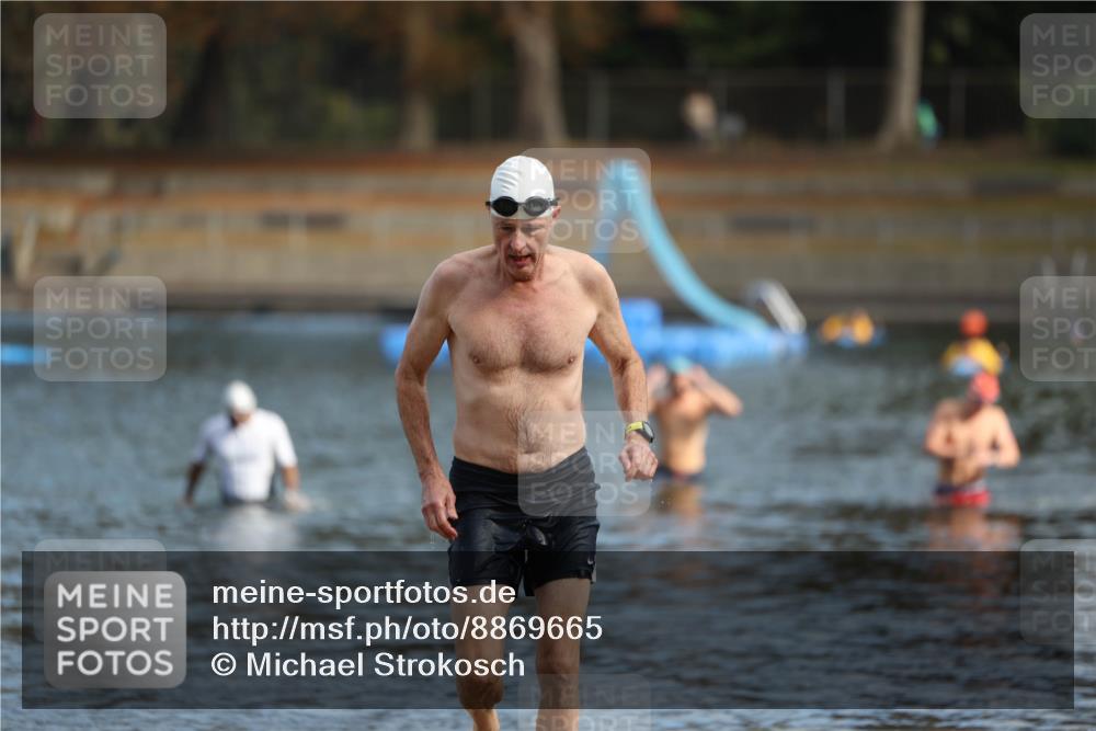 14.09.2025 - Stadtparktriathlon Michael Strokosch http://msf.ph/oto/8869665 14.09.2025 10:55:17 Schwimmen 855 meine-sportfotos.de