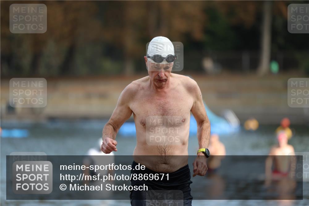 14.09.2025 - Stadtparktriathlon Michael Strokosch http://msf.ph/oto/8869671 14.09.2025 10:55:19 Schwimmen 855 meine-sportfotos.de