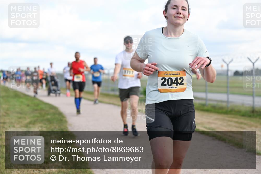 14.09.2025 - Airport Race Dr. Thomas Lammeyer http://msf.ph/oto/8869683 14.09.2025 12:14:06 Laufen 42, 2042 meine-sportfotos.de