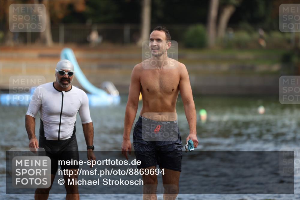 14.09.2025 - Stadtparktriathlon Michael Strokosch http://msf.ph/oto/8869694 14.09.2025 10:55:38 Schwimmen 828, 890, 911 meine-sportfotos.de