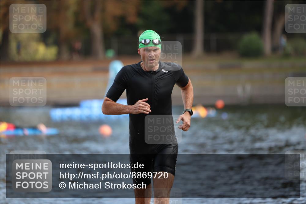 14.09.2025 - Stadtparktriathlon Michael Strokosch http://msf.ph/oto/8869720 14.09.2025 10:56:20 Schwimmen 877 meine-sportfotos.de