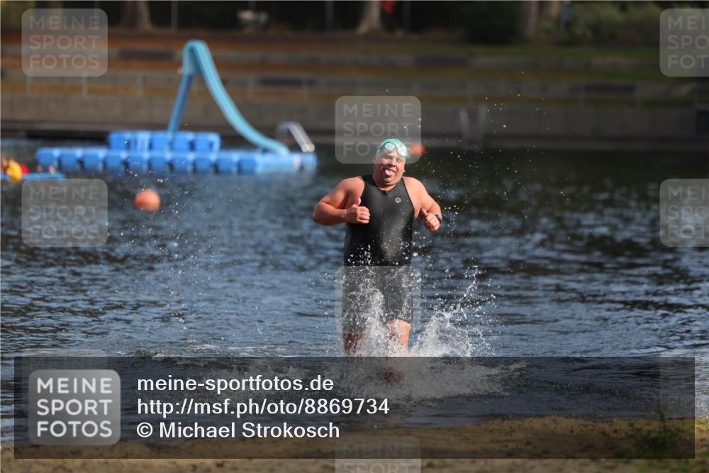 14.09.2025 - Stadtparktriathlon Michael Strokosch http://msf.ph/oto/8869734 14.09.2025 10:56:39 Schwimmen 857 meine-sportfotos.de