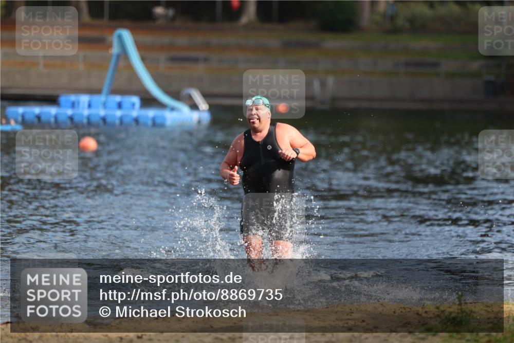 14.09.2025 - Stadtparktriathlon Michael Strokosch http://msf.ph/oto/8869735 14.09.2025 10:56:40 Schwimmen 857 meine-sportfotos.de