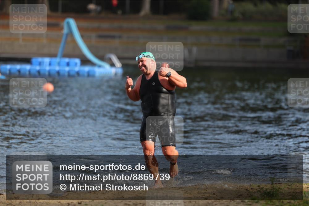 14.09.2025 - Stadtparktriathlon Michael Strokosch http://msf.ph/oto/8869739 14.09.2025 10:56:41 Schwimmen 857 meine-sportfotos.de