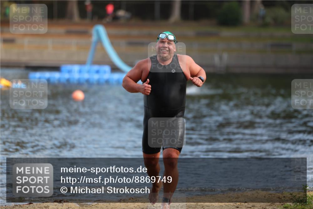14.09.2025 - Stadtparktriathlon Michael Strokosch http://msf.ph/oto/8869749 14.09.2025 10:56:42 Schwimmen 857 meine-sportfotos.de