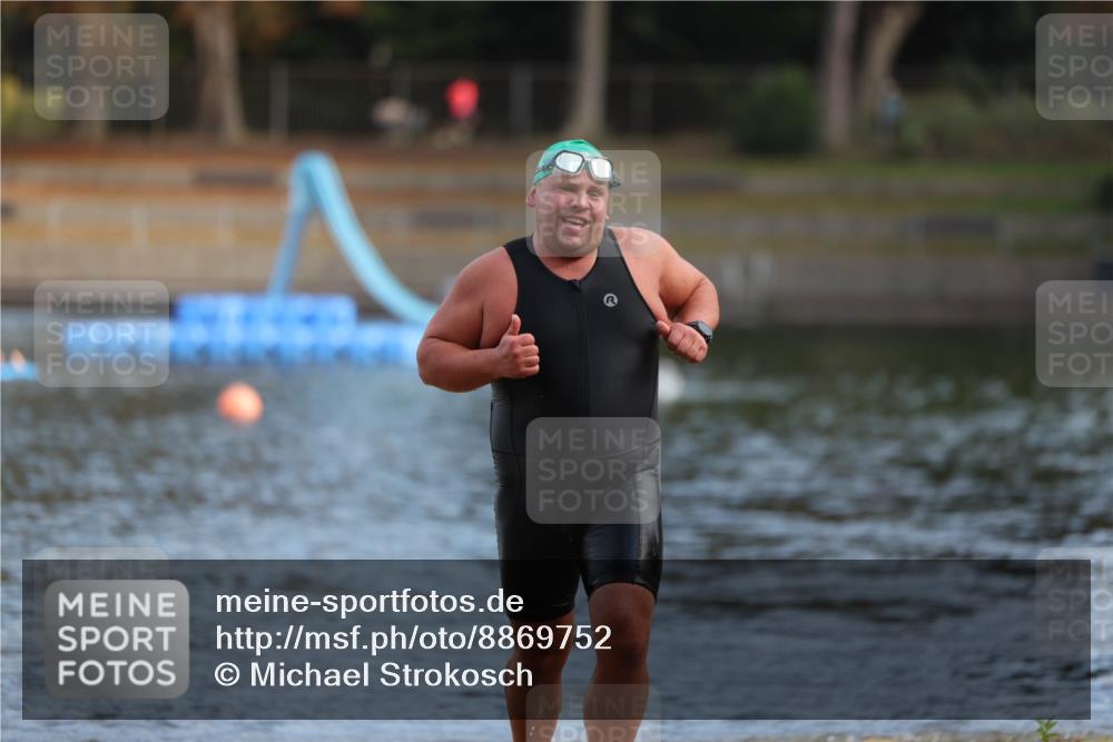 14.09.2025 - Stadtparktriathlon Michael Strokosch http://msf.ph/oto/8869752 14.09.2025 10:56:43 Schwimmen 857 meine-sportfotos.de