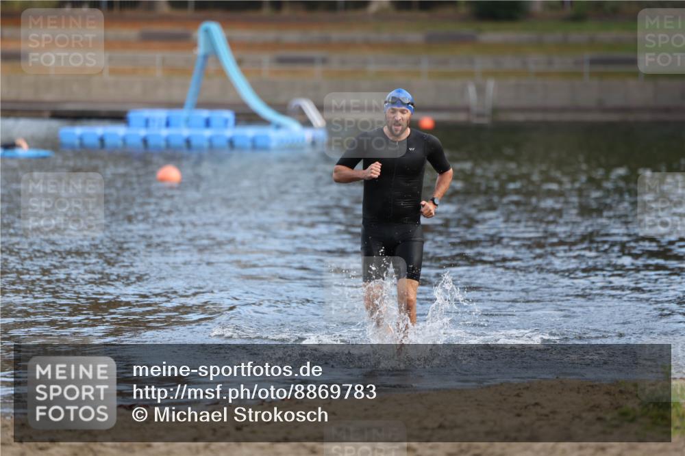 14.09.2025 - Stadtparktriathlon Michael Strokosch http://msf.ph/oto/8869783 14.09.2025 10:57:32 Schwimmen 824 meine-sportfotos.de