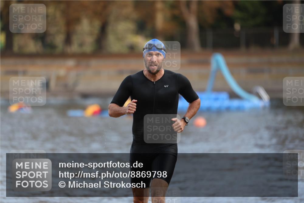 14.09.2025 - Stadtparktriathlon Michael Strokosch http://msf.ph/oto/8869798 14.09.2025 10:57:36 Schwimmen 824 meine-sportfotos.de