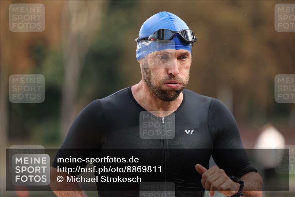 14.09.2025 - Stadtparktriathlon Michael Strokosch http://msf.ph/oto/8869811 14.09.2025 10:57:39 Schwimmen 824 meine-sportfotos.de