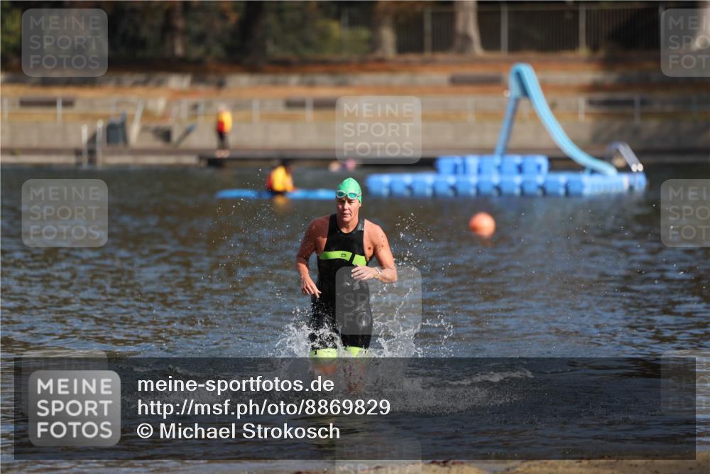 14.09.2025 - Stadtparktriathlon Michael Strokosch http://msf.ph/oto/8869829 14.09.2025 11:08:12 Schwimmen 973 meine-sportfotos.de