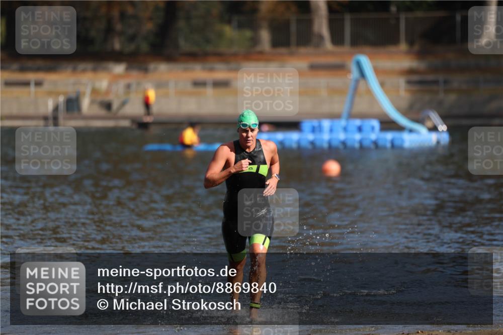 14.09.2025 - Stadtparktriathlon Michael Strokosch http://msf.ph/oto/8869840 14.09.2025 11:08:13 Schwimmen 973 meine-sportfotos.de