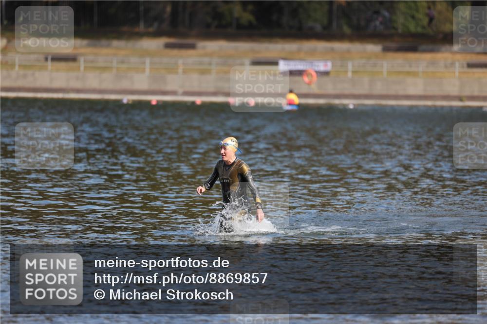 14.09.2025 - Stadtparktriathlon Michael Strokosch http://msf.ph/oto/8869857 14.09.2025 11:08:56 Schwimmen 1012 meine-sportfotos.de
