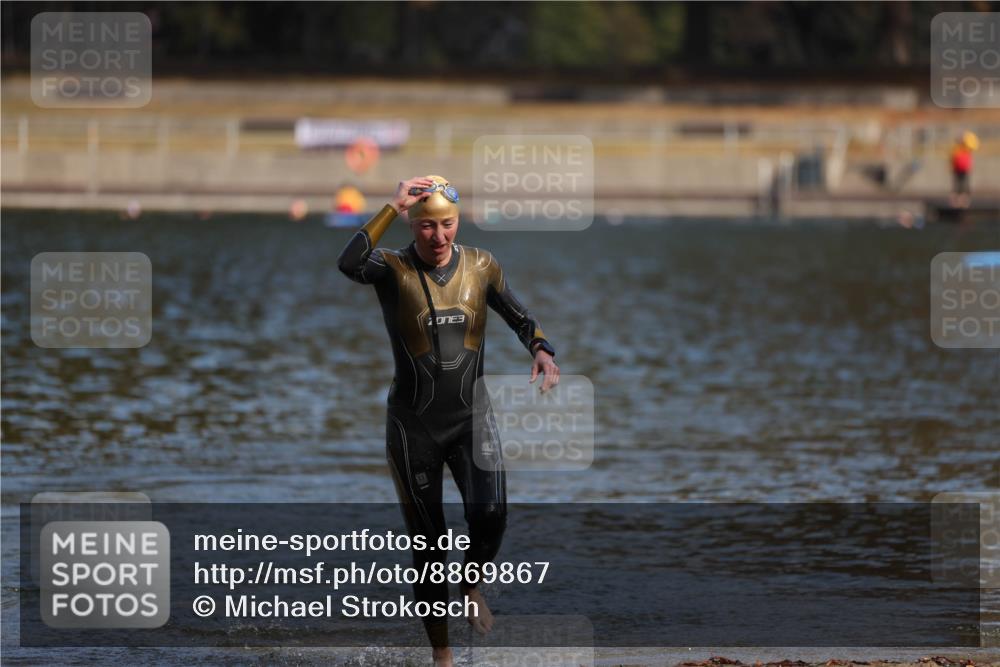 14.09.2025 - Stadtparktriathlon Michael Strokosch http://msf.ph/oto/8869867 14.09.2025 11:09:02 Schwimmen 1012 meine-sportfotos.de
