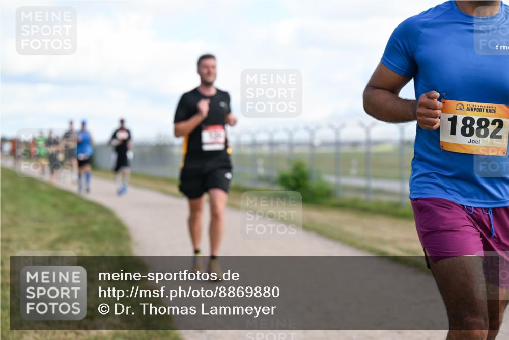 14.09.2025 - Airport Race Dr. Thomas Lammeyer http://msf.ph/oto/8869880 14.09.2025 12:14:18 Laufen 42, 1882 meine-sportfotos.de