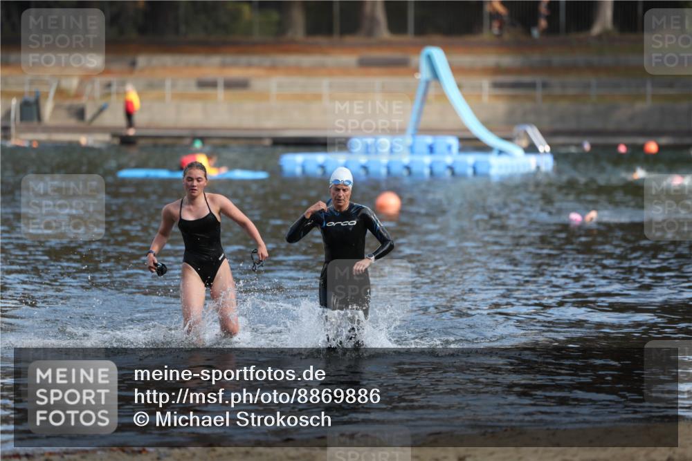 14.09.2025 - Stadtparktriathlon Michael Strokosch http://msf.ph/oto/8869886 14.09.2025 11:09:51 Schwimmen 940, 1016 meine-sportfotos.de