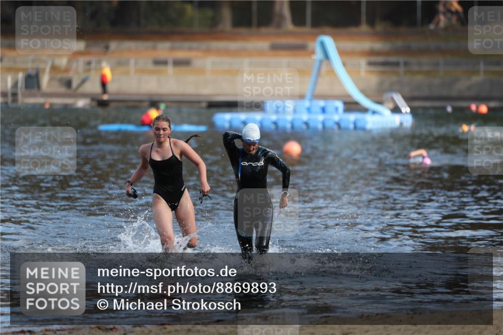 14.09.2025 - Stadtparktriathlon Michael Strokosch http://msf.ph/oto/8869893 14.09.2025 11:09:52 Schwimmen 940, 1016 meine-sportfotos.de