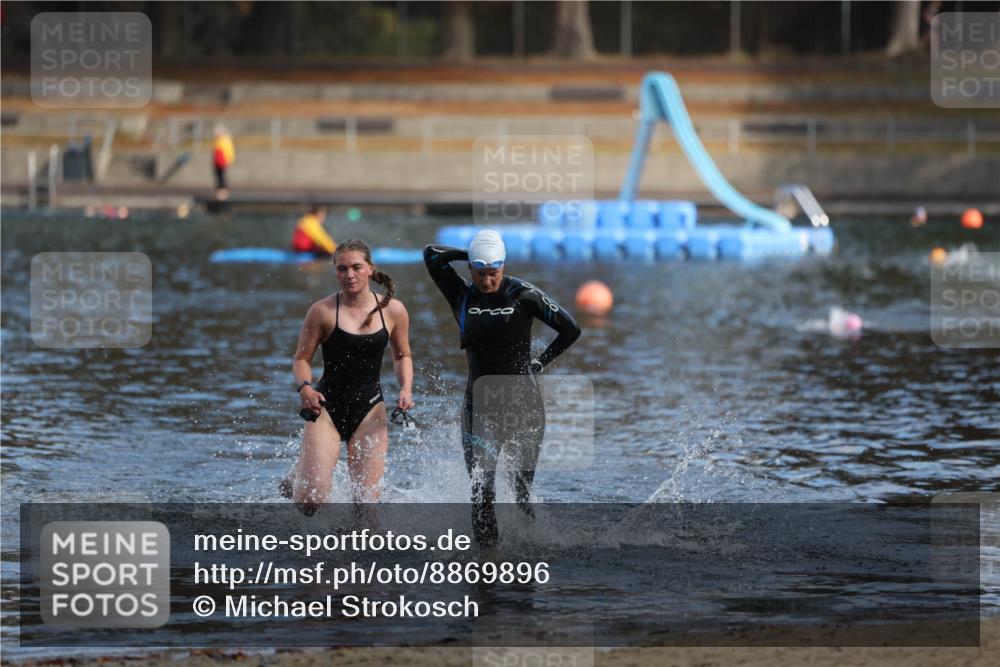 14.09.2025 - Stadtparktriathlon Michael Strokosch http://msf.ph/oto/8869896 14.09.2025 11:09:52 Schwimmen 940, 1016 meine-sportfotos.de