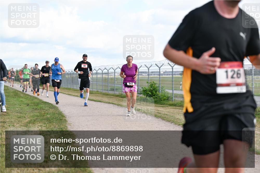 14.09.2025 - Airport Race Dr. Thomas Lammeyer http://msf.ph/oto/8869898 14.09.2025 12:14:20 Laufen 1708, 80, 242, 126 meine-sportfotos.de
