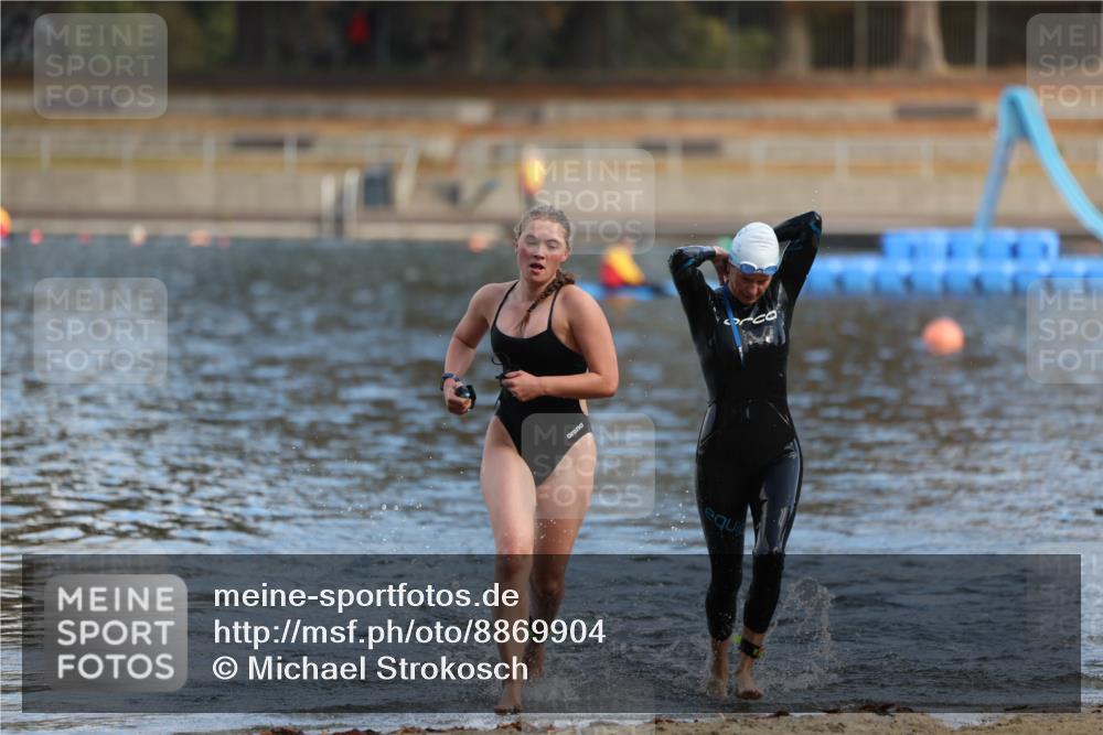 14.09.2025 - Stadtparktriathlon Michael Strokosch http://msf.ph/oto/8869904 14.09.2025 11:09:54 Schwimmen 940, 1016 meine-sportfotos.de