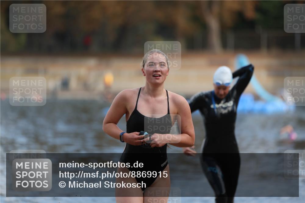 14.09.2025 - Stadtparktriathlon Michael Strokosch http://msf.ph/oto/8869915 14.09.2025 11:09:56 Schwimmen 940, 1016 meine-sportfotos.de