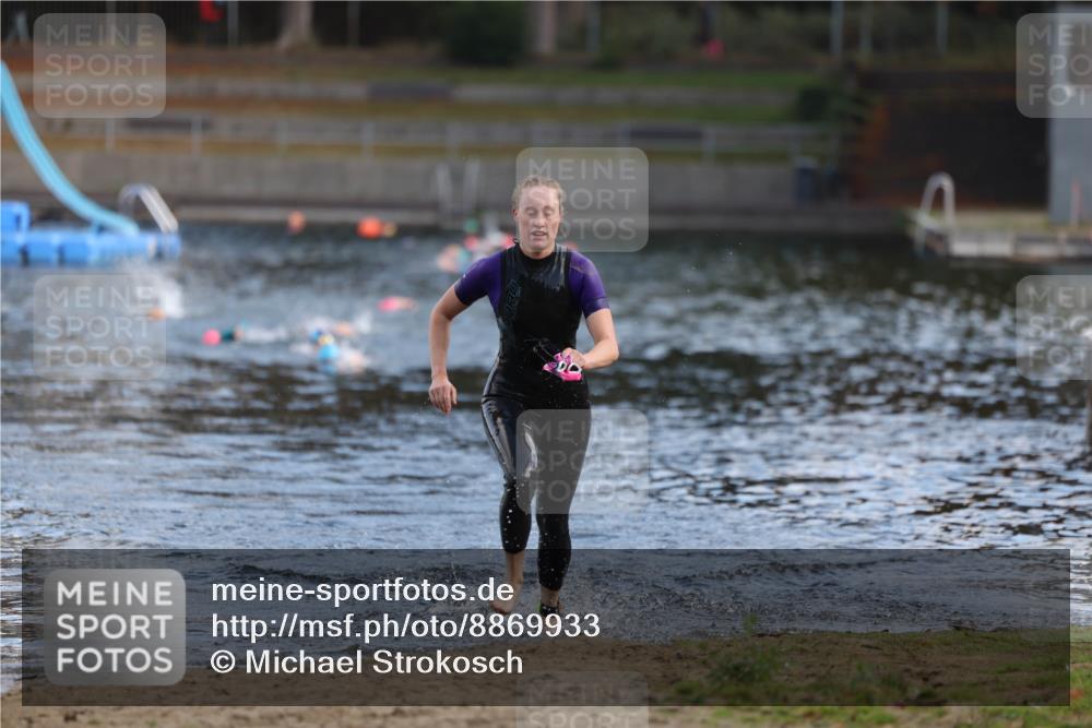14.09.2025 - Stadtparktriathlon Michael Strokosch http://msf.ph/oto/8869933 14.09.2025 11:10:19 Schwimmen 943 meine-sportfotos.de