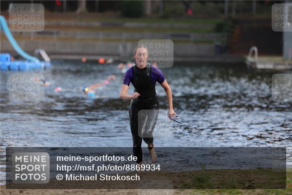 14.09.2025 - Stadtparktriathlon Michael Strokosch http://msf.ph/oto/8869934 14.09.2025 11:10:19 Schwimmen 943 meine-sportfotos.de