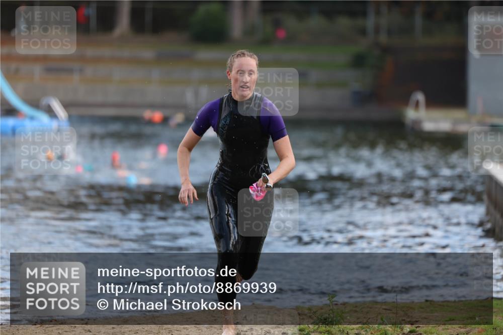 14.09.2025 - Stadtparktriathlon Michael Strokosch http://msf.ph/oto/8869939 14.09.2025 11:10:20 Schwimmen 943 meine-sportfotos.de