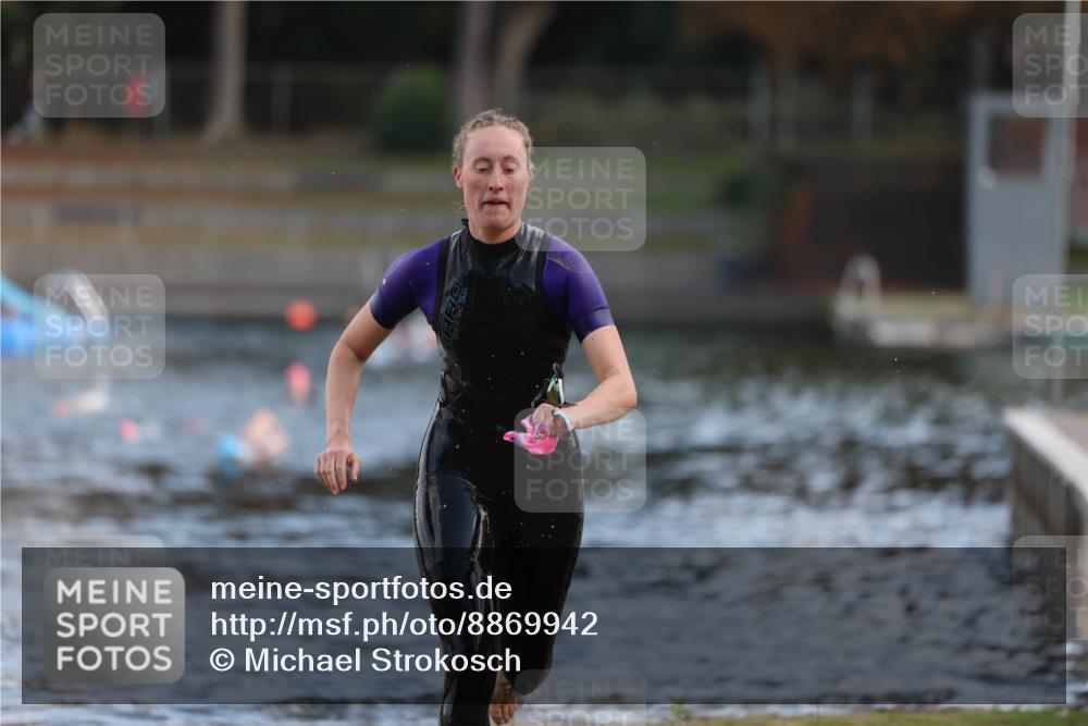 14.09.2025 - Stadtparktriathlon Michael Strokosch http://msf.ph/oto/8869942 14.09.2025 11:10:21 Schwimmen 943 meine-sportfotos.de