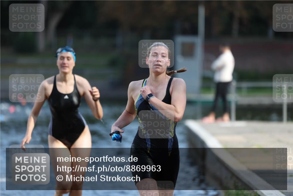 14.09.2025 - Stadtparktriathlon Michael Strokosch http://msf.ph/oto/8869963 14.09.2025 11:10:46 Schwimmen 950, 961, 967, 995 meine-sportfotos.de