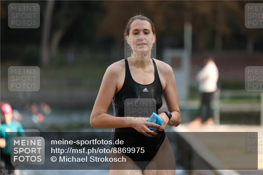 14.09.2025 - Stadtparktriathlon Michael Strokosch http://msf.ph/oto/8869975 14.09.2025 11:10:48 Schwimmen 950, 961, 967, 968, 995 meine-sportfotos.de