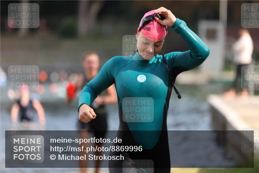 14.09.2025 - Stadtparktriathlon Michael Strokosch http://msf.ph/oto/8869996 14.09.2025 11:10:54 Schwimmen 950, 968, 995 meine-sportfotos.de