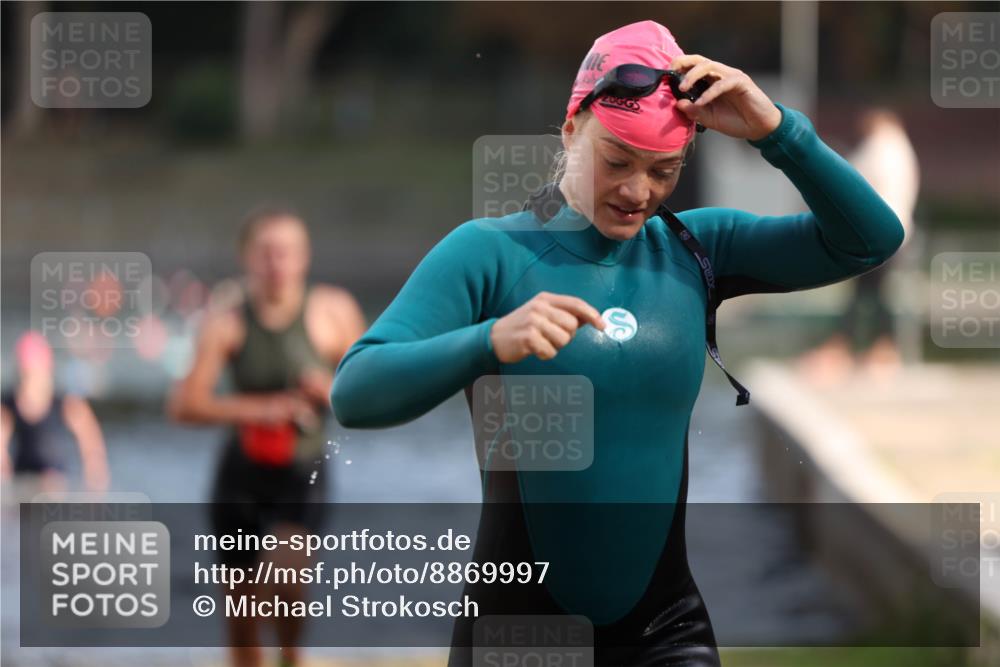 14.09.2025 - Stadtparktriathlon Michael Strokosch http://msf.ph/oto/8869997 14.09.2025 11:10:54 Schwimmen 950, 968, 995 meine-sportfotos.de