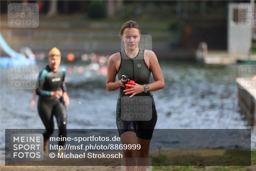 14.09.2025 - Stadtparktriathlon Michael Strokosch http://msf.ph/oto/8869999 14.09.2025 11:10:56 Schwimmen 950, 968, 995 meine-sportfotos.de