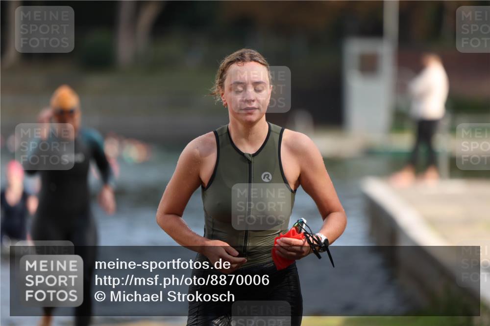 14.09.2025 - Stadtparktriathlon Michael Strokosch http://msf.ph/oto/8870006 14.09.2025 11:10:57 Schwimmen 950, 968, 995 meine-sportfotos.de
