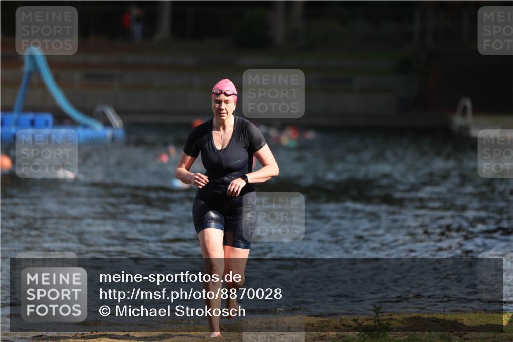 14.09.2025 - Stadtparktriathlon Michael Strokosch http://msf.ph/oto/8870028 14.09.2025 11:11:07 Schwimmen 926 meine-sportfotos.de