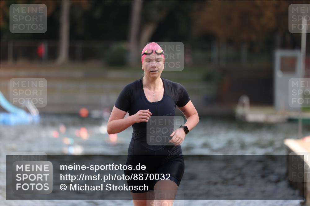 14.09.2025 - Stadtparktriathlon Michael Strokosch http://msf.ph/oto/8870032 14.09.2025 11:11:09 Schwimmen 926 meine-sportfotos.de