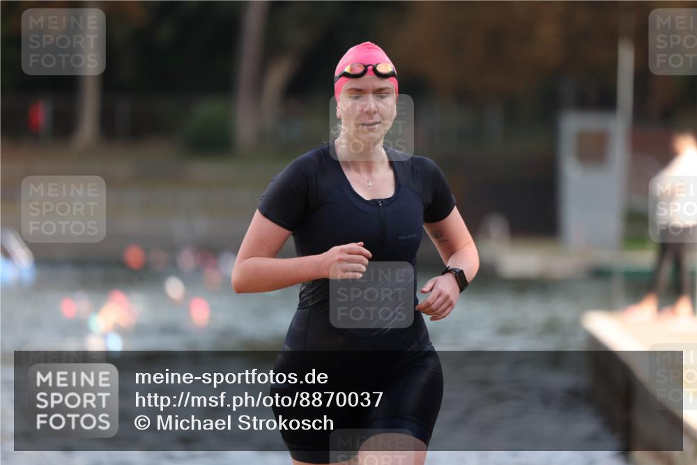 14.09.2025 - Stadtparktriathlon Michael Strokosch http://msf.ph/oto/8870037 14.09.2025 11:11:10 Schwimmen 926 meine-sportfotos.de