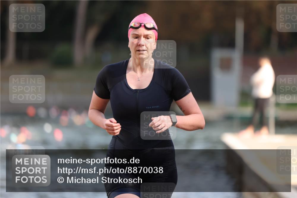14.09.2025 - Stadtparktriathlon Michael Strokosch http://msf.ph/oto/8870038 14.09.2025 11:11:10 Schwimmen 926 meine-sportfotos.de