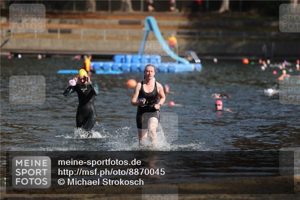 14.09.2025 - Stadtparktriathlon Michael Strokosch http://msf.ph/oto/8870045 14.09.2025 11:11:33 Schwimmen 951, 1000 meine-sportfotos.de