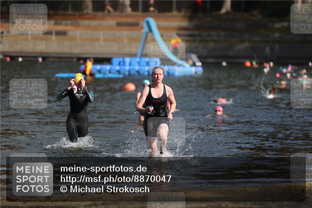 14.09.2025 - Stadtparktriathlon Michael Strokosch http://msf.ph/oto/8870047 14.09.2025 11:11:33 Schwimmen 951, 1000 meine-sportfotos.de