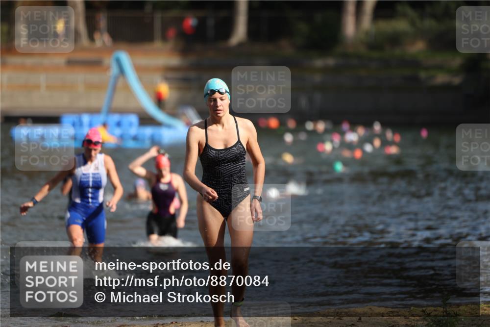 14.09.2025 - Stadtparktriathlon Michael Strokosch http://msf.ph/oto/8870084 14.09.2025 11:11:46 Schwimmen 985, 987, 992 meine-sportfotos.de