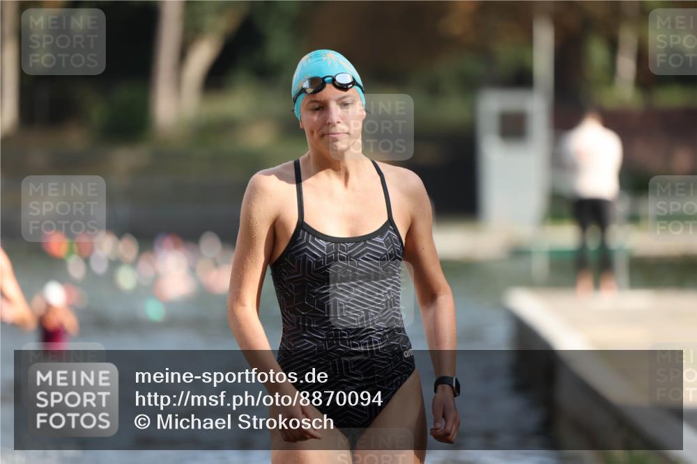 14.09.2025 - Stadtparktriathlon Michael Strokosch http://msf.ph/oto/8870094 14.09.2025 11:11:48 Schwimmen 985, 987, 992 meine-sportfotos.de