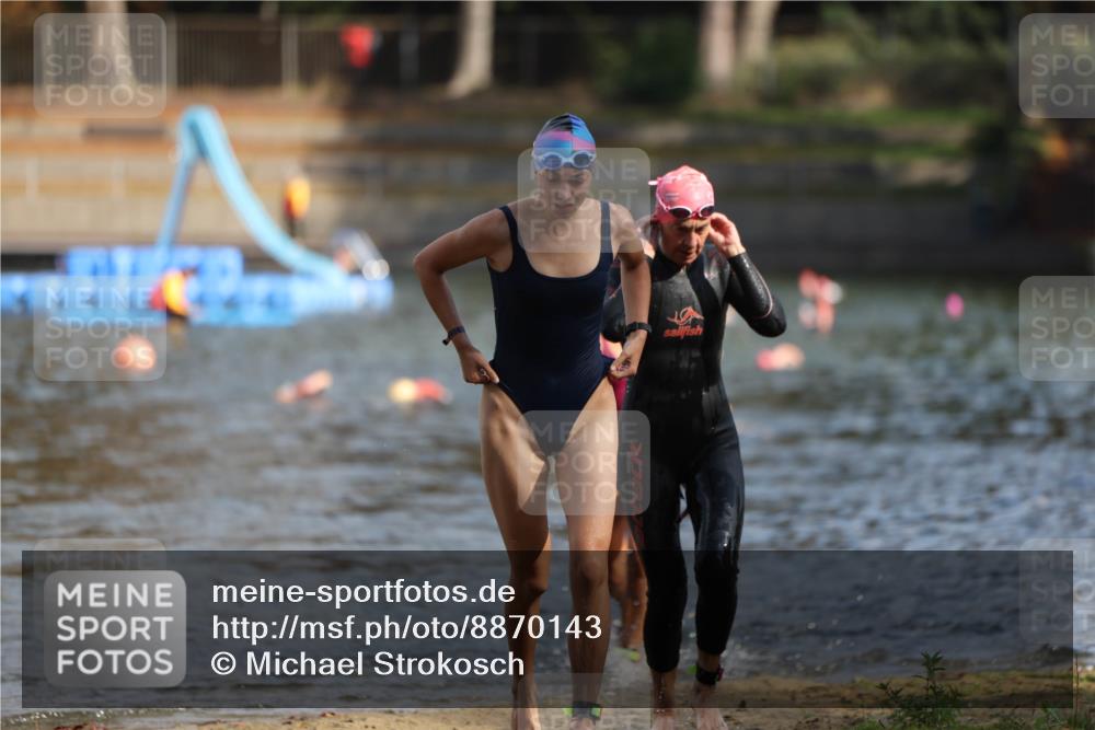 14.09.2025 - Stadtparktriathlon Michael Strokosch http://msf.ph/oto/8870143 14.09.2025 11:12:04 Schwimmen 930, 955, 993, 1011 meine-sportfotos.de