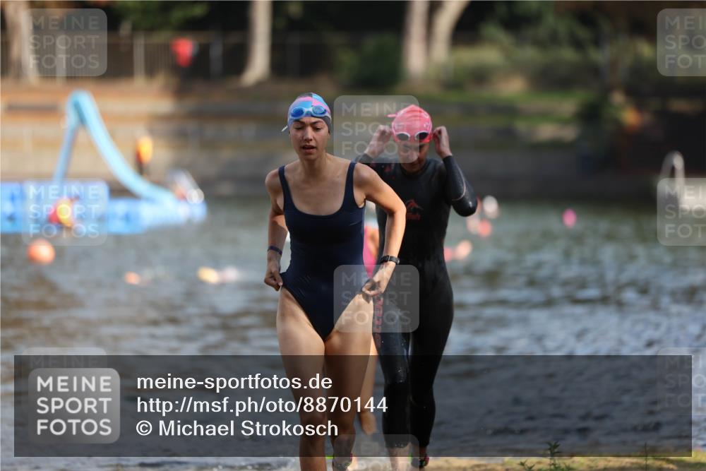 14.09.2025 - Stadtparktriathlon Michael Strokosch http://msf.ph/oto/8870144 14.09.2025 11:12:04 Schwimmen 930, 955, 993, 1011 meine-sportfotos.de